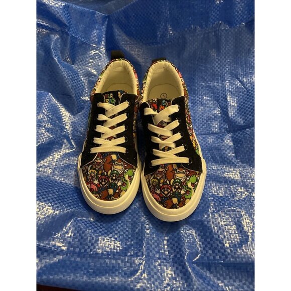 Super Mario Brothers Boys Lace Up Shoe,Nintendo, Sz‎ 1 all over Mario print - Picture 2 of 16